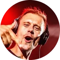 823 Armin Van Buuren